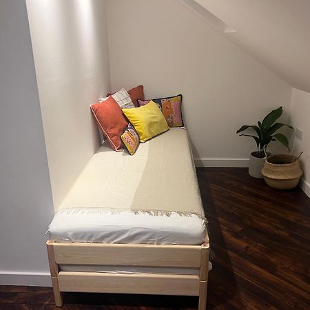 Spacious Battersea Rooms And Apartments 런던 외부 사진
