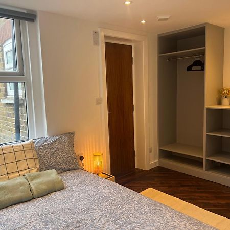 Spacious Battersea Rooms And Apartments 런던 외부 사진