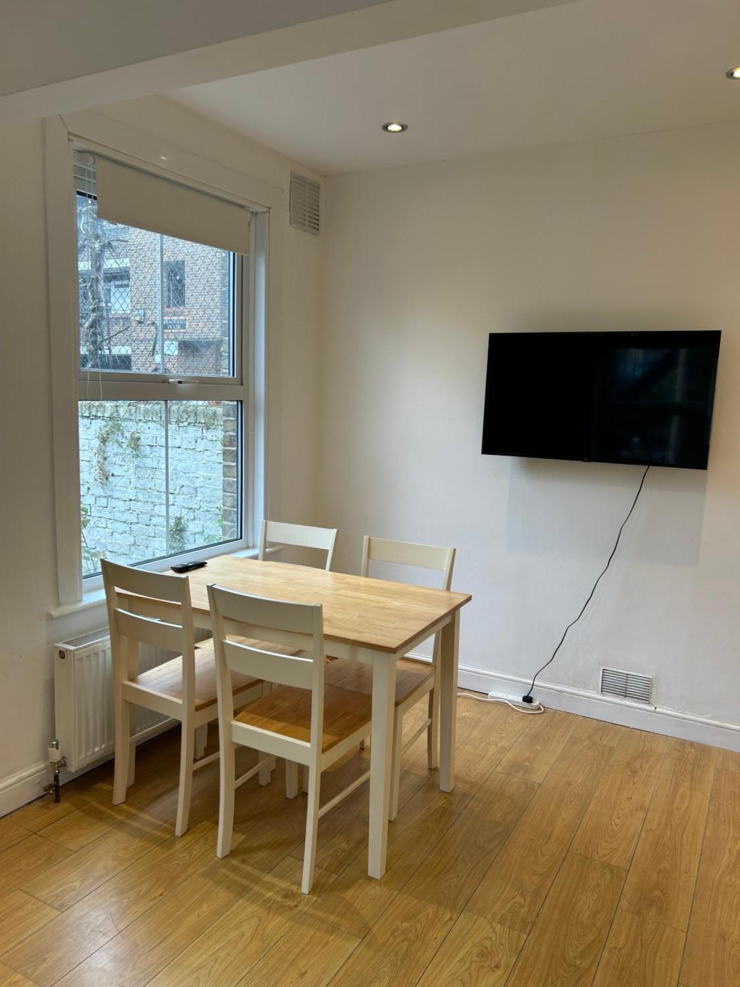 Spacious Battersea Rooms And Apartments 런던 객실 사진