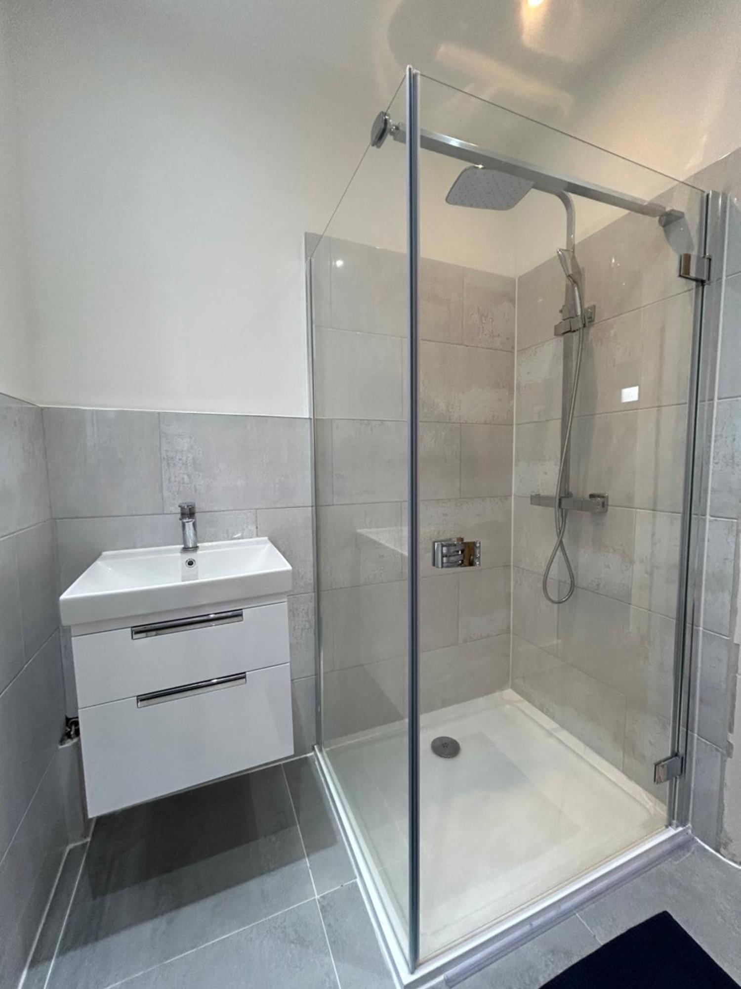 Spacious Battersea Rooms And Apartments 런던 객실 사진