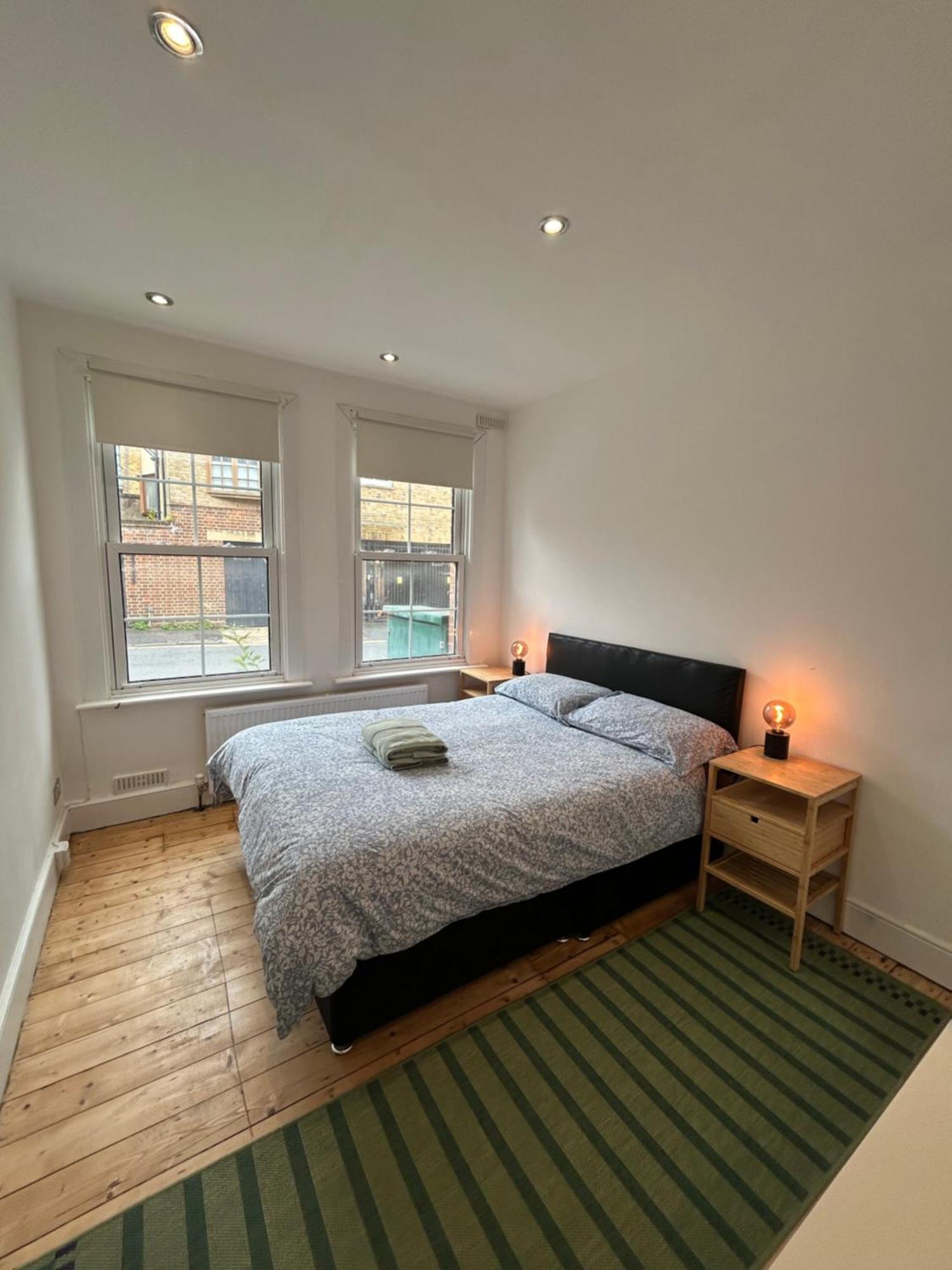 Spacious Battersea Rooms And Apartments 런던 객실 사진