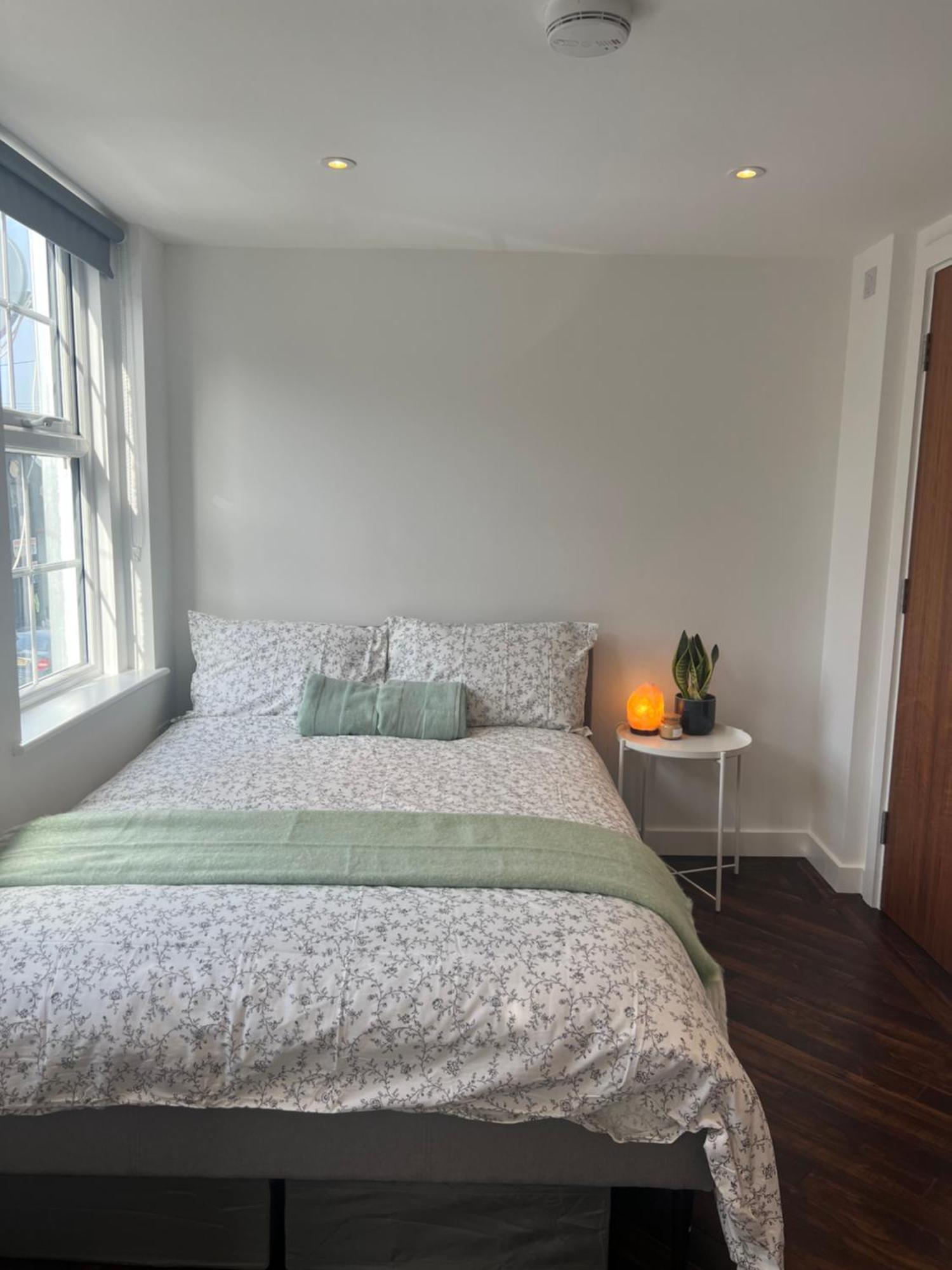 Spacious Battersea Rooms And Apartments 런던 외부 사진