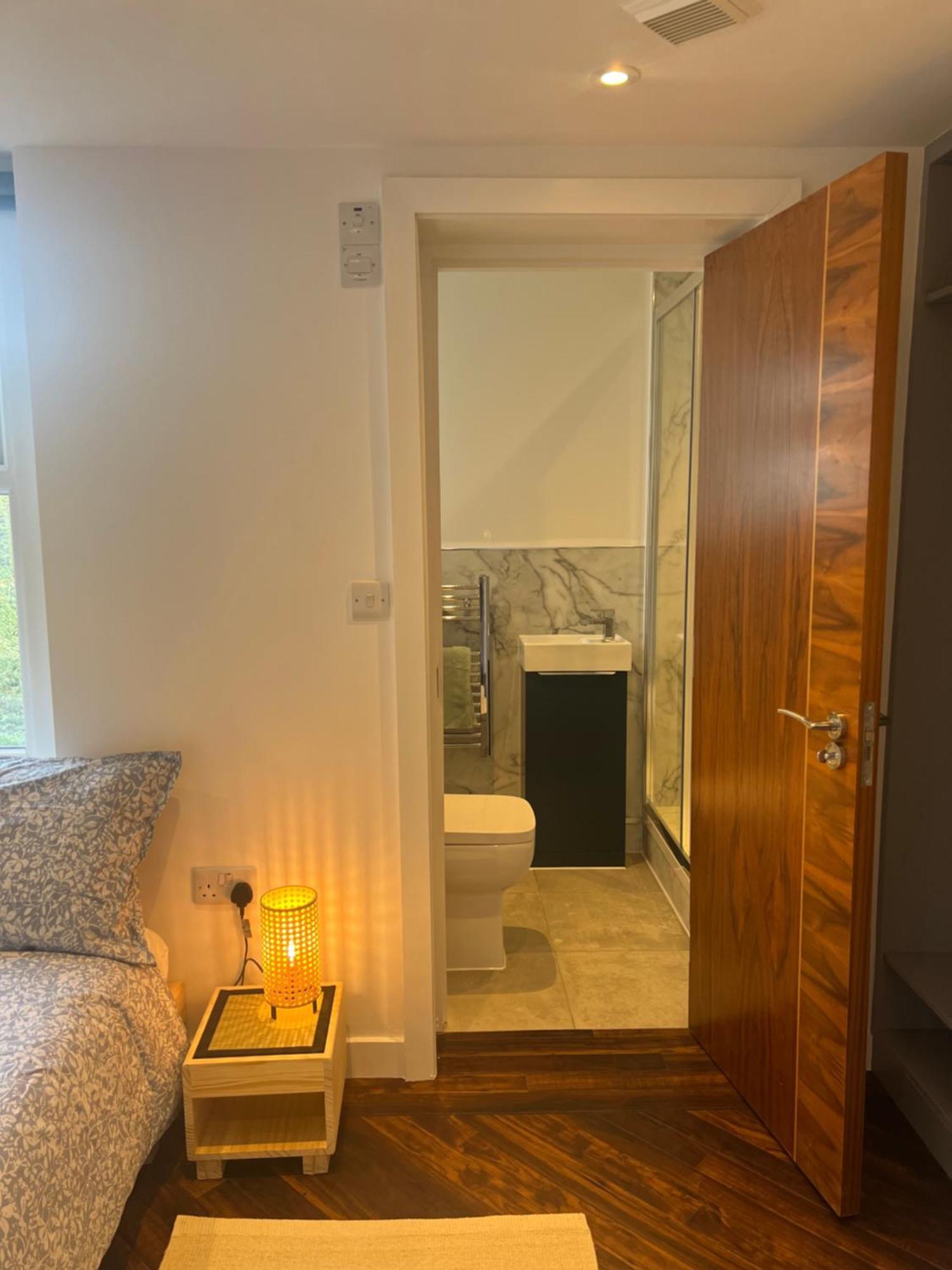 Spacious Battersea Rooms And Apartments 런던 외부 사진