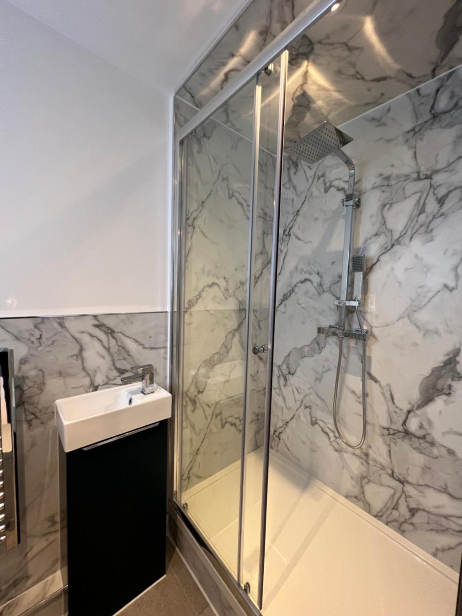 Spacious Battersea Rooms And Apartments 런던 외부 사진