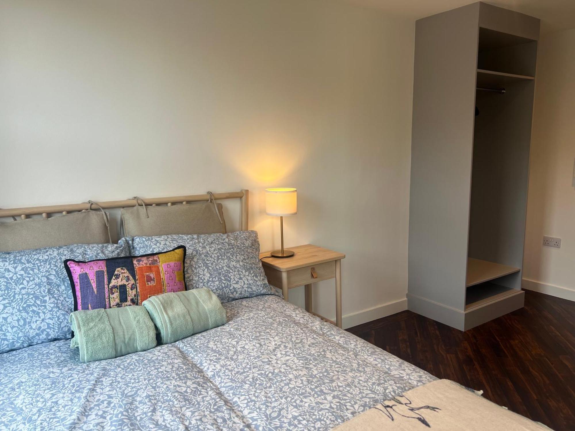 Spacious Battersea Rooms And Apartments 런던 외부 사진