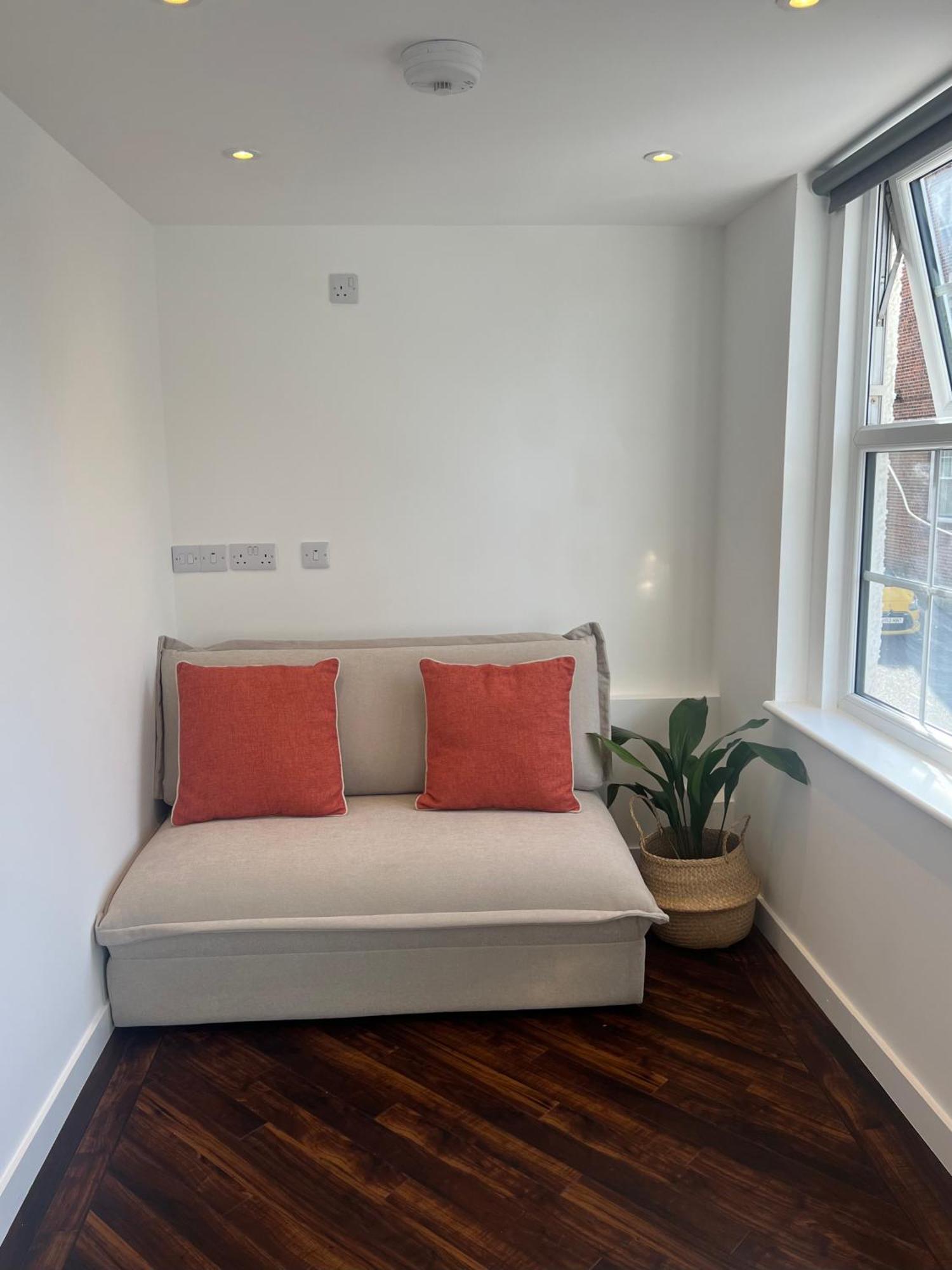 Spacious Battersea Rooms And Apartments 런던 외부 사진