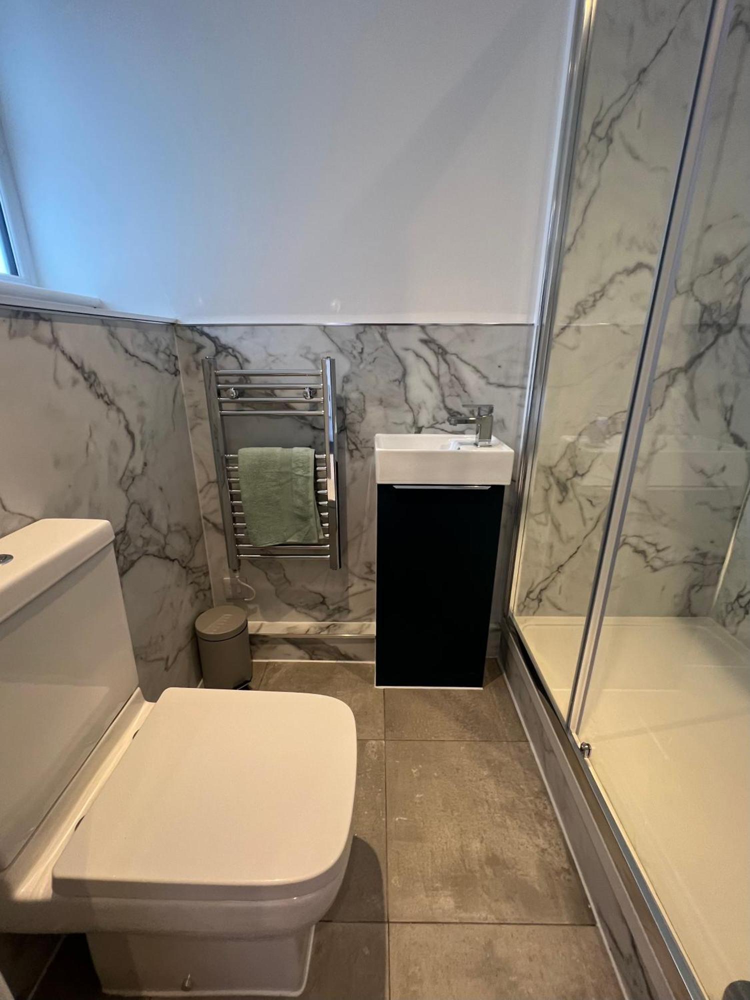 Spacious Battersea Rooms And Apartments 런던 외부 사진