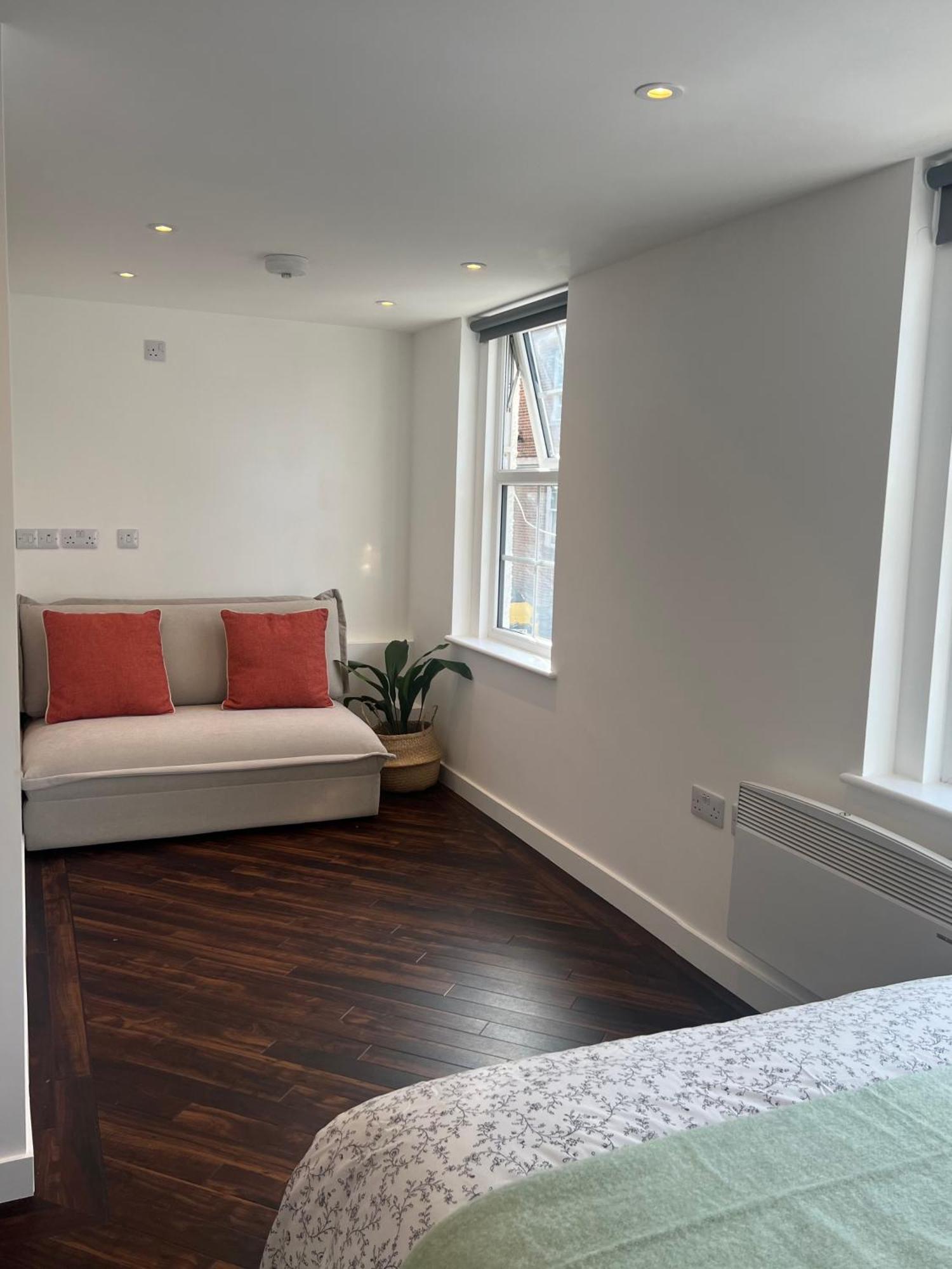 Spacious Battersea Rooms And Apartments 런던 외부 사진